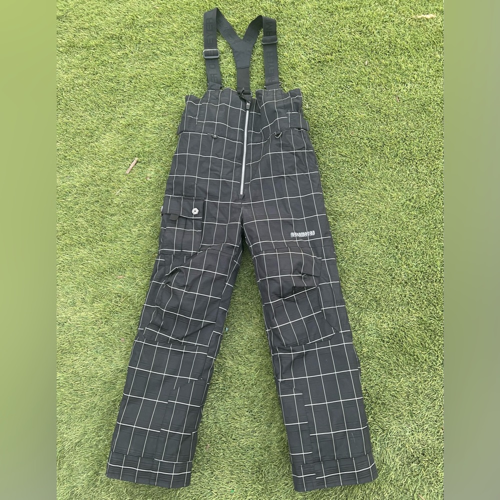 OBERMEYER KIDS I-GROW BLACK SNOW BIB SIZE 8 / XL. SNOW, SKI, SNOWBOARDING